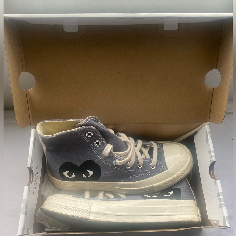 COMME does GARÇONS